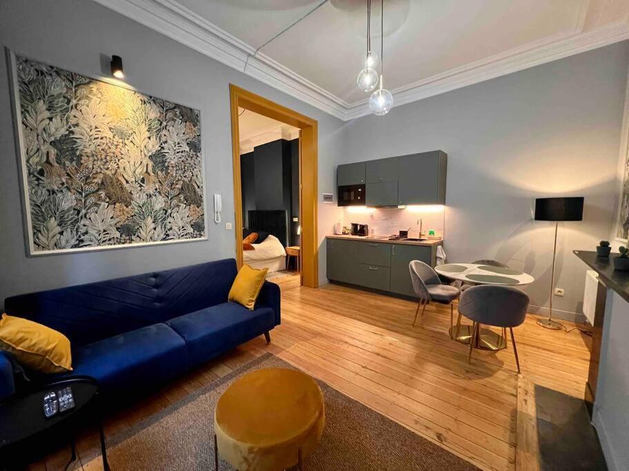 Apartment L'haussmannien-place Du Marche, Marches De Bueren *
