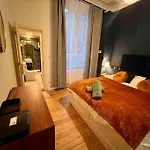 L\'Haussmannien-Place Du Marche, Marches De Bueren