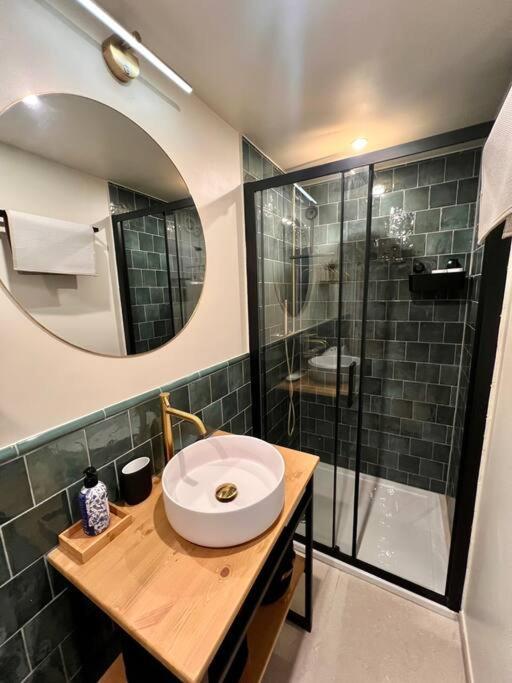 Appartement L'haussmannien-place Du Marche, Marches De Bueren *