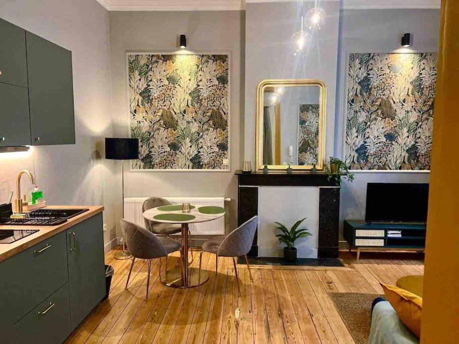Appartement L'haussmannien-place Du Marche, Marches De Bueren Liège